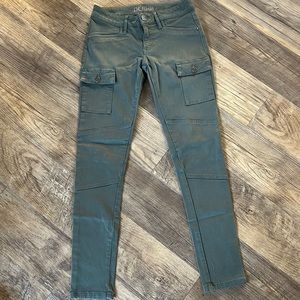 DL1961’s, olive green. Cleaning out the closet and looking to sell.